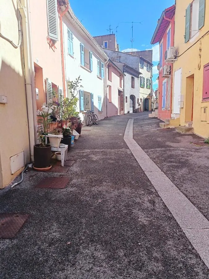 Au Centre De Frejus Charmant Appartement